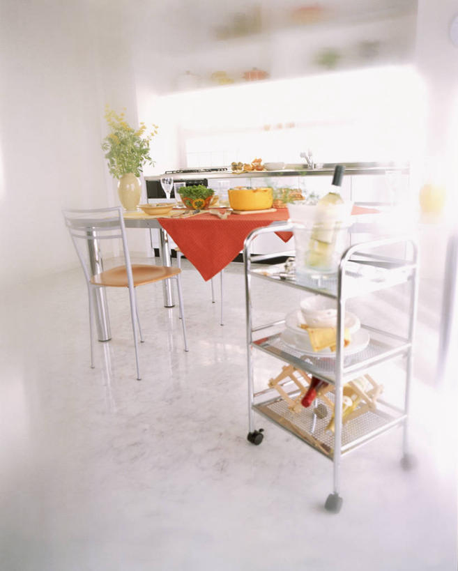 果汁,无人,家,竖图,室内,白天,正面,植物,别墅,餐桌,窗户,家具,装修,桌子,建筑,杯子,椅子,欧式,朦胧,模糊,装饰,布料,盆栽,推车,饭厅,房屋,屋子,公寓,橙汁,盆景,饮品,豪华,布纹,建设,现代,装潢,洋房,楼房,住宅,玻璃制品,桌布,饮料,绿色,自然,餐巾,手推车,水杯,室内装潢,台布,生长,成长,餐台,样板房,明亮,舒适,家居装潢,甜橙,可口,载具,房屋设计,地中海风格,古典风格,简约风格,室内设计,宽敞,样板房装潢,餐车,适口,设计,玻璃杯,橙子,橙,餐桌布,彩图,房子,茶水车,点心车,服务车,酒水车,送餐车,鹄壳,黄橙,黄果,金橙,金环,金球,糖橙