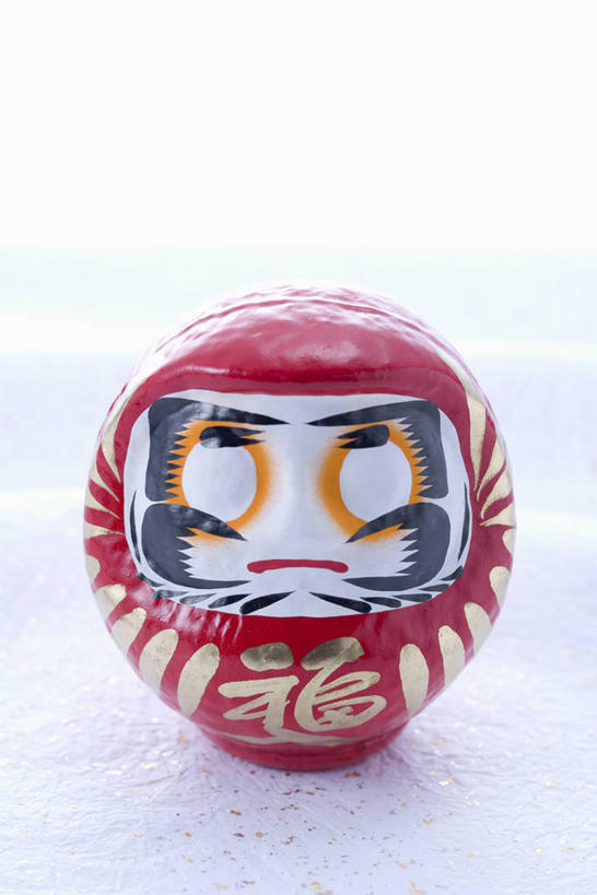 无人,竖图,室内,特写,白天,白色背景,正面,静物,阴影,反射,娃娃,影子,祝福,文化,传统,一只,祈祷,祈福,健康,许愿,摄影,影棚,纪念,祈求,吉祥,好运,平安,彩图,影棚拍摄,拍摄,达摩吉祥娃娃