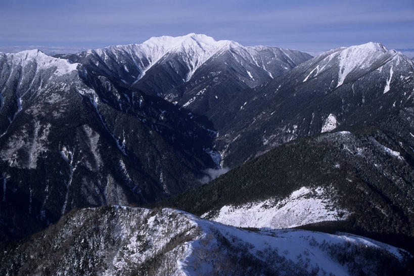 无人,横图,室外,白天,正面,旅游,度假,美景,山,雪,雪山,大雪,日本,亚洲,阴影,光线,影子,冰,积雪,景观,山峰,雪景,云,云朵,冬季,冬天,山峦,云彩,娱乐,蓝色,白云,蓝天,天空,阳光,自然,天,享受,休闲,景色,放松,寒冷,晴朗,冰冷,自然风光,东亚,本州,本州岛,日本国,中部地方,山梨,山梨县,严寒,冰凉,酷寒,凛冽,凛凛,极冷,晴空,彩图,赤石山脉