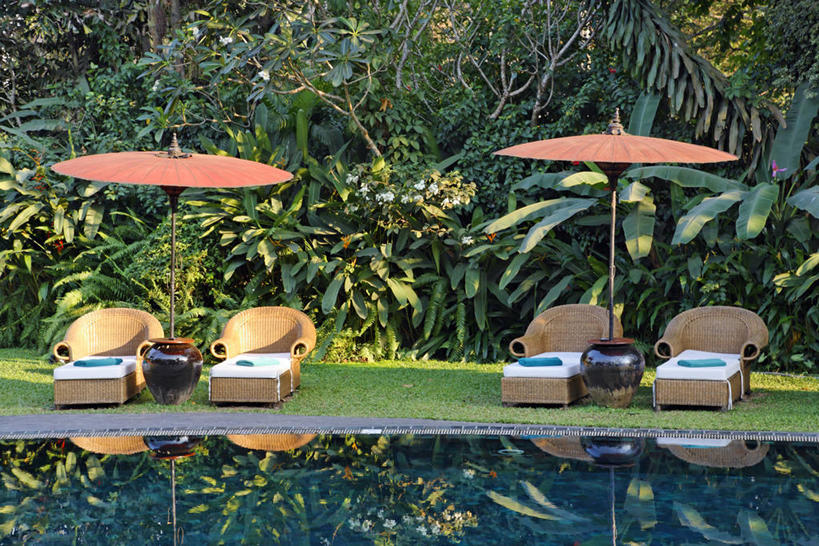 无人,体育馆,游泳池,横图,室外,白天,正面,旅游,度假,草地,草坪,美景,水,植物,椅子,缅甸,亚洲,阴影,光线,伞,影子,雨伞,遮阳伞,躺椅,景观,水池,水面,娱乐,阳伞,泳池,草,树,树木,绿色,阳光,自然,享受,休闲,景色,放松,东南亚,生长,成长,沙滩椅,游泳馆,太阳伞,自然风光,缅甸联邦,彩图,仰光,仰光省