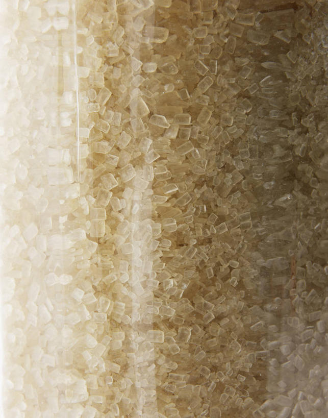 无人,竖图,室内,特写,白天,正面,阴影,反射,纹路,纹理,影子,糖,保健,红糖,肌理,止痛,补血,化淤,健脾,暖胃,益气,彩图,活血