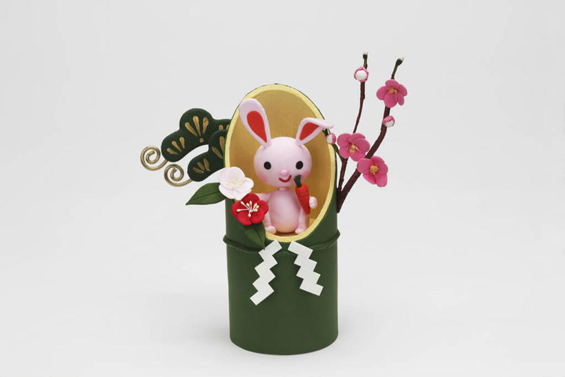 无人,横图,室内,特写,白天,白色背景,正面,植物,哺乳动物,阴影,节日,盛开,反射,兔子,影子,梅花,枝条,花蕾,筷笼,文化,传统,花,花瓣,花朵,鲜花,树,树木,树枝,一个,绿色,自然,动物,草绳,容器,绳子,花苞,花蕊,祈祷,健康,许愿,摄影,信仰,影棚,生长,单个,成长,纪念,绳索,祈求,兔,高雅,坚强,筷筒,筷子笼,筷子筒,箸筒,注连绳,稻草绳,虬枝,枝杈,平安,春梅,梅,彩图,影棚拍摄,拍摄