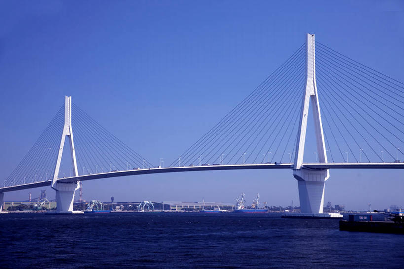 无人,家,横图,室外,白天,正面,旅游,度假,海浪,海洋,美景,城市风光,城市,大桥,建筑,桥梁,神奈川,日本,亚洲,阴影,光线,影子,房屋,屋子,景观,浪花,公寓,建筑群,斜拉桥,桥,横滨,横滨市,神奈川县,娱乐,横滨海湾大桥,建设,洋房,楼房,住宅,蓝色,蓝天,天空,阳光,海水,天,享受,休闲,景色,放松,晴朗,海景,东亚,本州,万里无云,首府,海湾大桥,关东地方,本州岛,日本国,斜张桥,大海,风浪,海,海水的波动,近岸浪,涌浪,晴空,晴空万里,彩图,房子