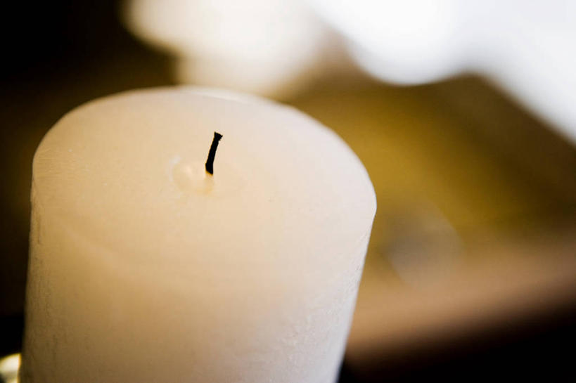 无人,横图,俯视,室内,特写,白天,静物,蜡烛,阴影,朦胧,模糊,反射,影子,一个,白色,单个,烛炬,彩图,高角度拍摄