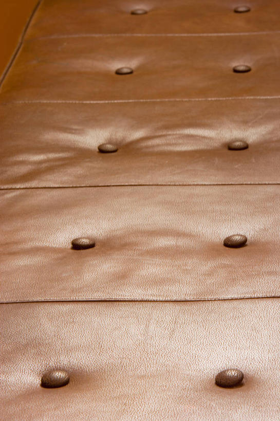 无人,客厅,竖图,室内,特写,白天,正面,靠垫,沙发,静物,纹路,纹理,靠枕,垫子,枕头,起居室,肌理,客堂,彩图,皮沙发