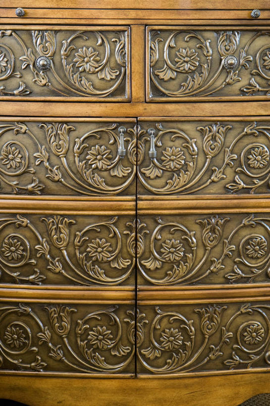 无人,竖图,室内,特写,白天,正面,桌面,桌子,静物,抽屉,花纹,装饰,梳妆台,化妆台,华丽,修饰,点缀,衬托,美观,雅致,雅观,抽斗,彩图