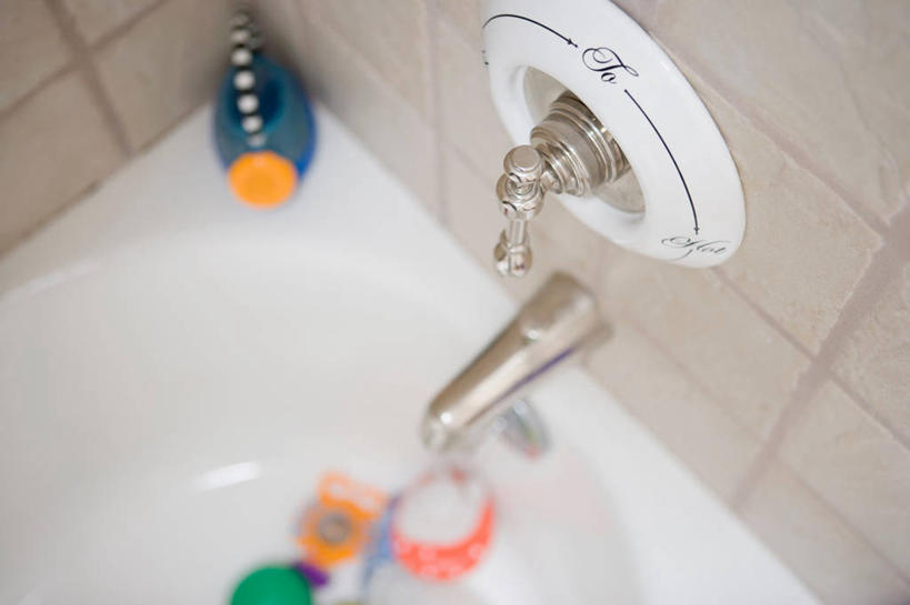 无人,家,横图,俯视,室内,白天,游戏,零件,建材,电路,别墅,家具,卫生间,浴室,装修,建筑,玩具,欧式,关闭,装饰,材料,瓷砖,水龙头,房屋,墙,屋子,公寓,豪华,玩,娱乐,建设,现代,装潢,洋房,楼房,开关,墙砖,墙壁,墙面,住宅,按钮,室内装潢,浴缸,打开,休闲,益智,建造,活动,样板房,明亮,阀门,舒适,家居装潢,开启,发泄,消遣,智力,房屋设计,地中海风格,古典风格,简约风格,卫浴设备,室内设计,宽敞,样板房装潢,宣泄,闭合,水咀,水管装置,设计,淋浴房,玩耍,嬉戏,彩图,高角度拍摄,冲凉房,房子,沐浴间,沐浴室,墙面砖