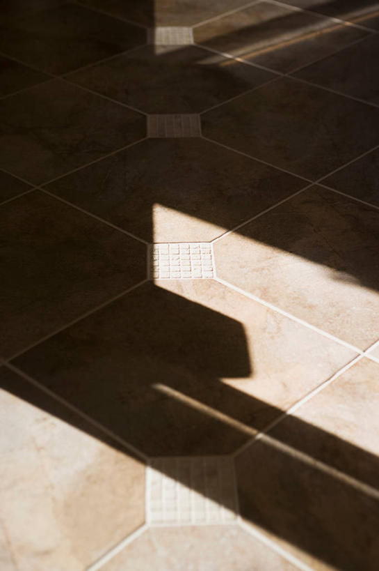 无人,竖图,室内,特写,白天,正面,建材,建筑,静物,阴影,光线,材料,瓷砖,影子,墙砖,阳光,建造,彩图,墙面砖