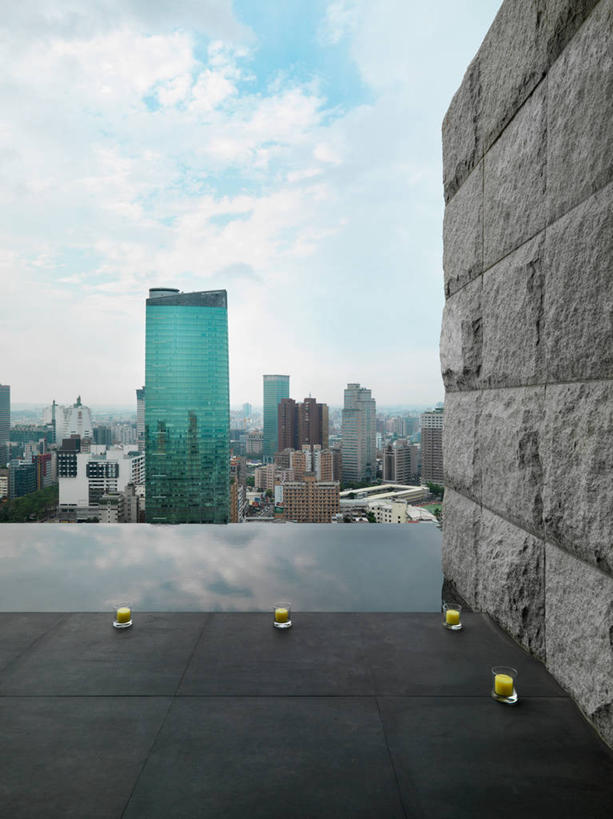 无人,高楼大厦,露台,竖图,室外,白天,正面,度假,美景,阳台,城市风光,城市,大厦,建筑,摩天大楼,台湾,中国,亚洲,阴影,光线,影子,景观,云,云朵,云彩,娱乐,蓝色,白云,蓝天,天空,阳光,天,享受,休闲,景色,放松,晴朗,东亚,港澳台,中华人民共和国,台湾省,台中,台中市,晴空,彩图,大楼,高层建筑,高楼,露天阳台,摩天楼,台