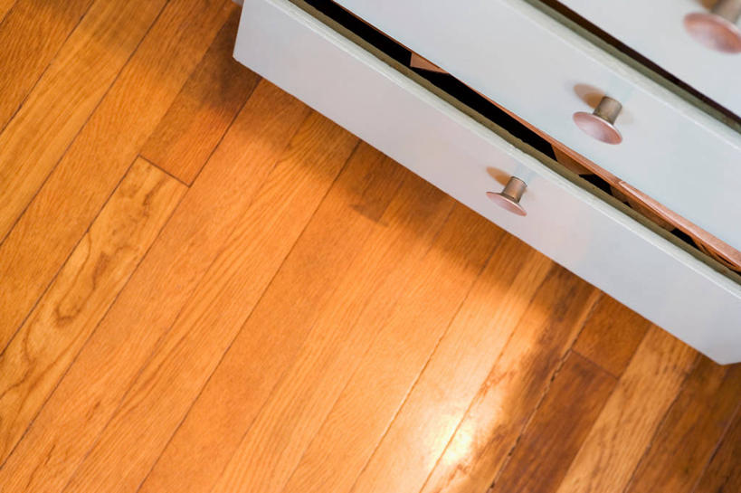 无人,横图,俯视,室内,特写,白天,地板,柜子,静物,抽屉,一排,阴影,整齐,反射,影子,地面,储物柜,木地板,排列,储存,队列,储备,蕴藏,贮备,抽斗,彩图,高角度拍摄,贮存