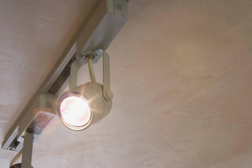 无人,横图,室内,特写,白天,仰视,天花板,静物,照明,阴影,光线,影子,灯光,灯,一个,灰色,灯具,射灯,单个,照亮,照明设备,彩图,低角度拍摄