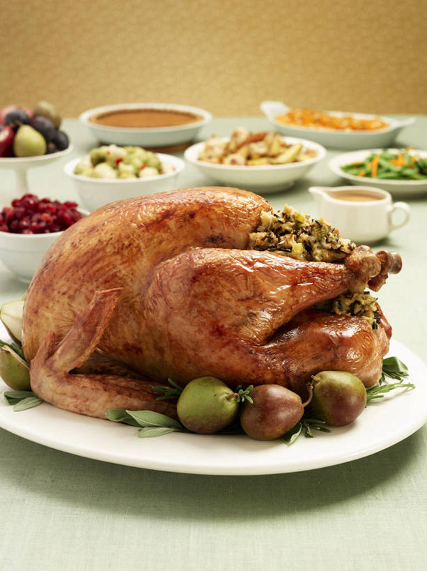 无人,竖图,俯视,室内,特写,白天,餐桌,桌子,苹果,蔬菜,餐具,水果,叶子,阴影,节日,庆祝,新鲜,反射,碟子,盘,影子,陶瓷,调味,鸡肉,肉,生食,香料,佐料,食品,果实,绿叶,陶瓷制品,火鸡,文化,肉类,食物,盘子,容器,碟,碗,庆典,嫩叶,烤鸡,有机食品,绿色食品,餐台,纪念,储藏,配料,储存,肉食,感恩节,作料,叶,叶片,彩图,高角度拍摄,贮存