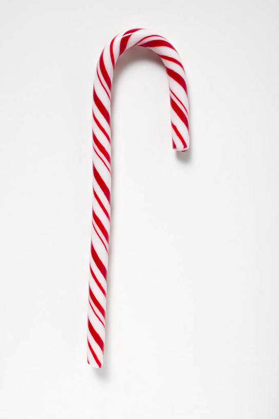 无人,竖图,俯视,室内,特写,白天,白色背景,餐桌,桌子,圣诞节,一根,阴影,条纹,节日,庆祝,反射,影子,食品,糖,糖果,甜点,甜品,文化,食物,红色,白色,甜食,庆典,摄影,影棚,餐台,纪念,硬糖,拐杖糖,彩图,高角度拍摄,影棚拍摄,拍摄