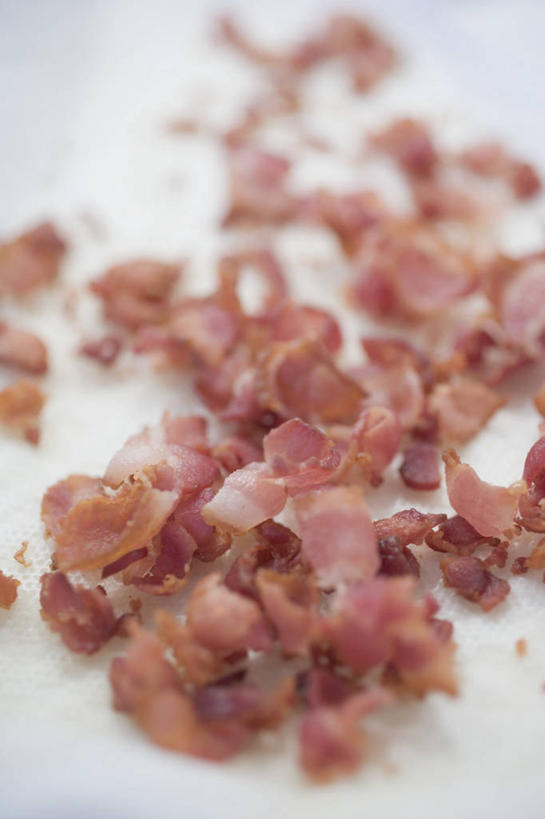 无人,竖图,俯视,室内,特写,白天,白色背景,许多,阴影,朦胧,模糊,反射,纹路,纹理,影子,肉,猪肉,肉类,红色,摄影,影棚,肉食,豚肉,肌理,彩图,高角度拍摄,影棚拍摄,拍摄