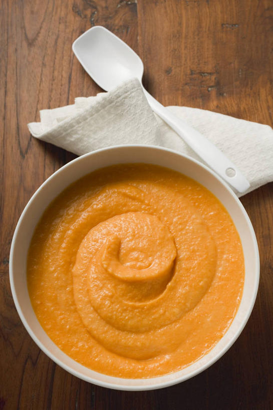 无人,竖图,俯视,室内,特写,白天,桌面,桌子,红薯,蔬菜,纺织品,阴影,新鲜,反射,木制,布,影子,勺子,陶瓷,山药,食品,陶瓷制品,织物,食物,一个,木制品,容器,调羹,汤匙,碗,有机食品,绿色食品,单个,储藏,布匹,储存,薯蓣,怀山药,淮山药,玉延,山薯,卡其布,山芋,甘薯,番薯,地瓜,彩图,高角度拍摄,贮存