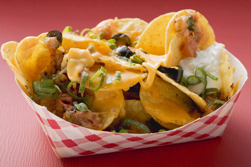 点心,无人,横图,俯视,室内,特写,白天,橄榄,水果,阴影,红色背景,新鲜,反射,方格,格子,影子,纸盒,生食,食品,甜点,甜品,果实,薯片,盒子,食物,糕点,一个,红色,包装盒,甜食,零食,奶油,摄影,有机食品,绿色食品,影棚,单个,乳制品,垃圾食品,激凌,克林姆,淇淋,青果,白榄,彩图,高角度拍摄,影棚拍摄,拍摄