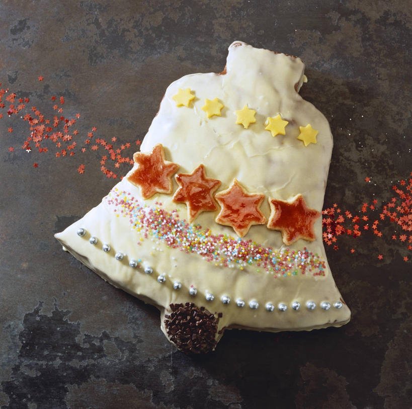 点心,无人,横图,俯视,室内,特写,白天,餐桌,桌子,圣诞节,阴影,黑色背景,节日,庆祝,装饰,反射,铃铛,影子,食品,甜点,文化,食物,糕点,饼干,甜食,零食,庆典,摄影,影棚,餐台,纪念,华丽,修饰,点缀,姜饼,衬托,美观,雅致,雅观,德式姜饼,彩图,高角度拍摄,影棚拍摄,拍摄