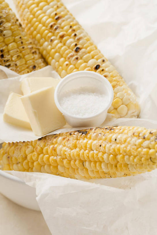 无人,竖图,俯视,室内,特写,白天,玉米,餐桌,桌子,蔬菜,阴影,新鲜,反射,棒子,影子,玉蜀黍,调料,调味,酱料,酱汁,香料,佐料,黄油,食品,调味品,调味料,酱,食物,摄影,有机食品,绿色食品,影棚,餐台,苞米,配料,乳制品,白脱油,苞芦,苞谷,作料,包谷,大蜀黍,番麦,薏米包,玉高粱,玉麦,珍珠米,乳脂,彩图,高角度拍摄,影棚拍摄,拍摄