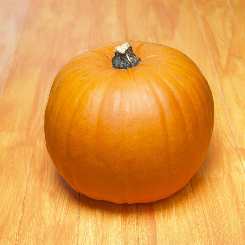 无人,横图,俯视,室内,特写,白天,餐桌,桌子,南瓜,蔬菜,阴影,新鲜,反射,木制,影子,金瓜,食品,番瓜,食物,一个,木制品,橙色,摄影,有机食品,绿色食品,影棚,单个,餐台,麦瓜,倭瓜,彩图,高角度拍摄,影棚拍摄,拍摄