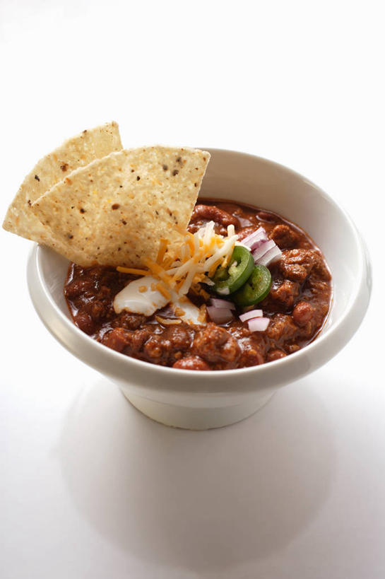 奶酪,牛奶,无人,竖图,俯视,室内,特写,白天,白色背景,植物,桌面,桌子,豆,辣椒,蔬菜,阴影,新鲜,反射,木制,影子,陶瓷,豆类,豆子,刀豆,肉,干酪,起司,食品,陶瓷制品,饮品,芝士,营养,酸奶,四季豆,肉类,食物,饮料,一个,木制品,容器,碗,乳酪,摄影,有机食品,绿色食品,影棚,单个,储藏,乳制品,奶,储存,芸豆,发酵,肉食,豆科,辣角,红海椒,大椒,辣虎,广椒,菜豆,二季豆,白肾豆,架豆,玉豆,去豆,优格,优酪乳,辣子,红辣椒,海椒,番椒,彩图,高角度拍摄,影棚拍摄,拍摄,贮存