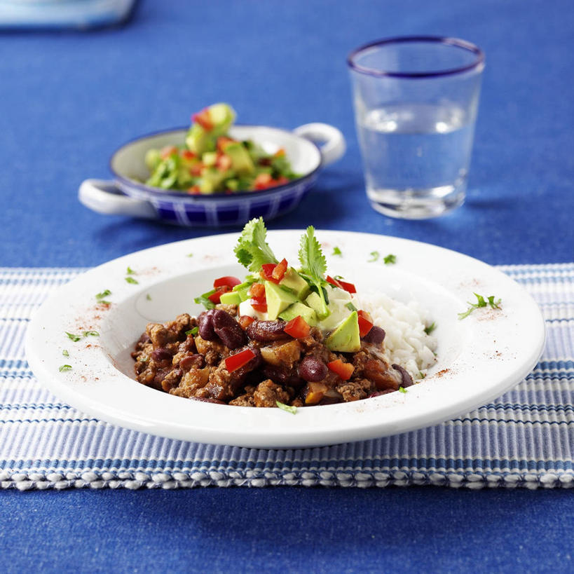 无人,方图,俯视,室内,特写,白天,植物,餐桌,桌子,豆,辣椒,蔬菜,杯子,餐具,一堆,阴影,堆叠,堆积,蓝色背景,新鲜,反射,碟子,盘,影子,陶瓷,豆类,豆子,刀豆,鸡肉,肉,生食,蔬菜沙拉,沙拉,食品,陶瓷制品,火鸡,色拉,四季豆,沙律,肉类,玻璃制品,食物,三个,盘子,容器,水杯,碟,碗,酪梨,鳄梨,摄影,有机食品,绿色食品,影棚,餐台,色拉酱,储藏,堆,油梨,储存,千岛酱,芸豆,肉食,豆科,辣角,红海椒,大椒,辣虎,广椒,樟梨,菜豆,二季豆,白肾豆,架豆,玉豆,去豆,多花菜豆,玻璃杯,牛油果,辣子,红辣椒,海椒,番椒,彩图,高角度拍摄,影棚拍摄,拍摄,贮存