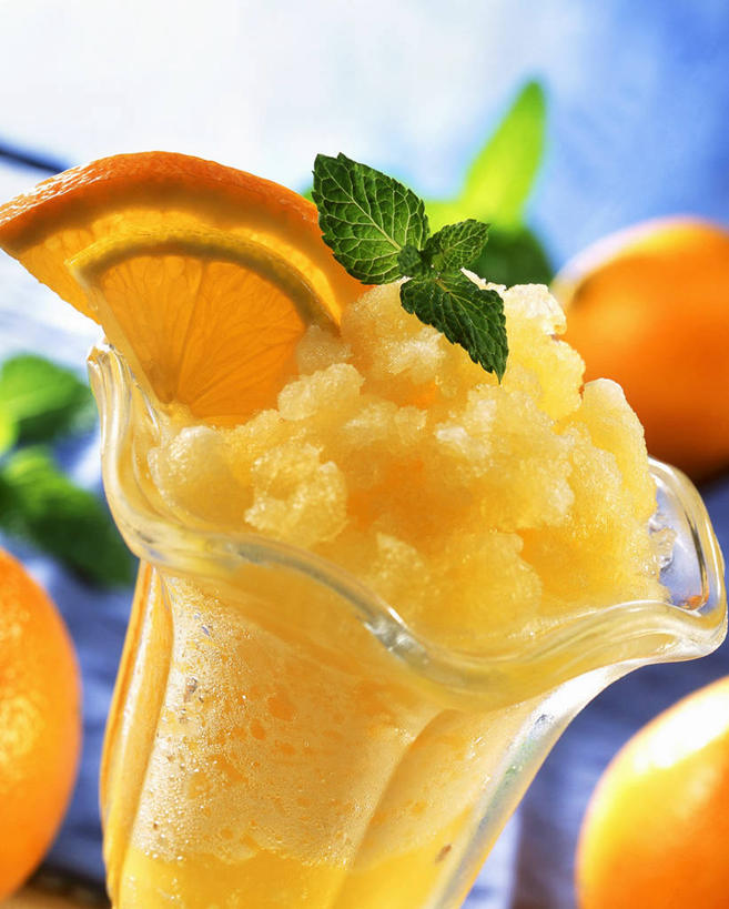 无人,竖图,俯视,室内,特写,白天,餐桌,桌子,柑橘,杯子,水果,阴影,朦胧,模糊,新鲜,反射,影子,生食,薄荷,食品,冰激凌,果实,银丹草,清凉,玻璃制品,食物,一个,水杯,冷饮,舒服,橙色,冰淇淋,摄影,有机食品,绿色食品,影棚,单个,餐台,解暑,解渴,雪糕,舒爽,冰糕,消暑,斑叶凤梨薄荷,苹果薄荷,夜息香,玻璃杯,橘子,桔子,橙子,橙,彩图,高角度拍摄,影棚拍摄,拍摄