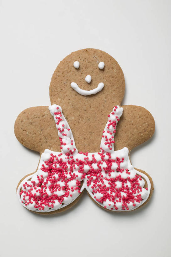 点心,无人,竖图,俯视,室内,特写,白天,白色背景,餐桌,桌子,圣诞节,阴影,节日,庆祝,装饰,人形,反射,影子,食品,甜点,文化,食物,糕点,一个,饼干,甜食,零食,庆典,摄影,影棚,单个,餐台,纪念,华丽,修饰,点缀,酥饼,姜饼,衬托,美观,雅致,雅观,姜饼人,装饰饼干,彩图,高角度拍摄,影棚拍摄,拍摄