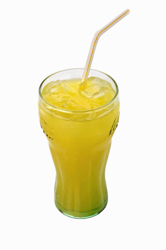 无人,竖图,俯视,室内,特写,白天,白色背景,幸福,茶,桌面,桌子,柠檬,杯子,水果,阴影,新鲜,反射,木制,影子,塑料,冰,生食,冰块,食品,果实,娱乐,冷冻,玻璃制品,食物,饮料,一个,木制品,水杯,塑料制品,吸管,享受,休闲,温馨,放松,寒冷,乐趣,摄影,有机食品,绿色食品,影棚,冷藏,单个,柠檬茶,冰冷,空心,舒适,饮管,保鲜,玻璃杯,益母果,柠果,彩图,高角度拍摄,影棚拍摄,拍摄,圆柱状