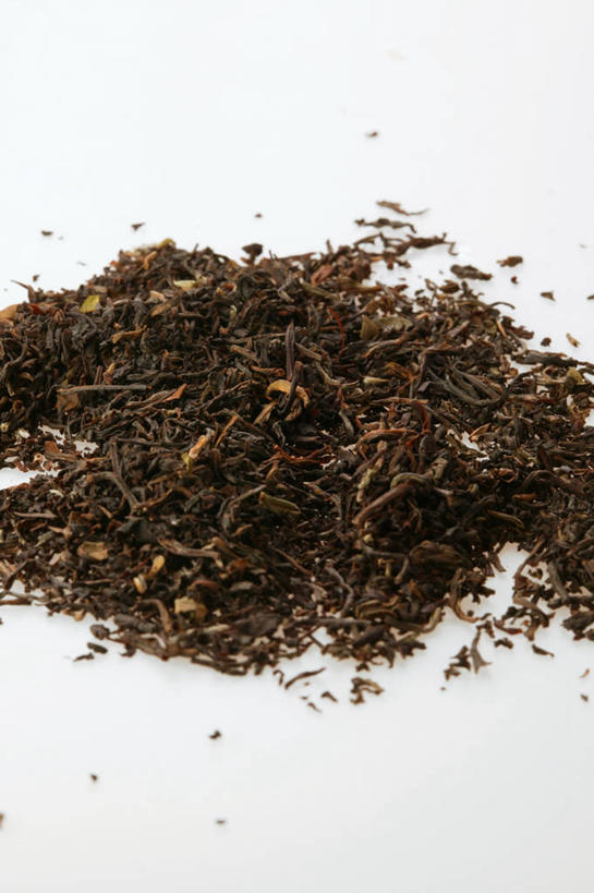 无人,竖图,俯视,室内,特写,白天,白色背景,幸福,茶,桌面,桌子,一堆,阴影,堆叠,堆积,反射,木制,影子,红茶,茶叶,娱乐,木制品,享受,休闲,温馨,放松,乐趣,摄影,影棚,堆,锡兰红茶,提神,舒适,醒脑,彩图,高角度拍摄,影棚拍摄,拍摄