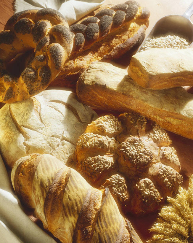 点心,面包,无人,竖图,俯视,室内,特写,白天,一堆,许多,阴影,堆叠,堆积,反射,影子,食品,坚果,面点,很多,法国面包,小吃,食物,糕点,零食,堆,瓜子,法棍,罂粟籽,长棍面包,小圆面包,法式长棍面包,葵花籽,葵花子,阿芙蓉,彩图,高角度拍摄,米囊,御米