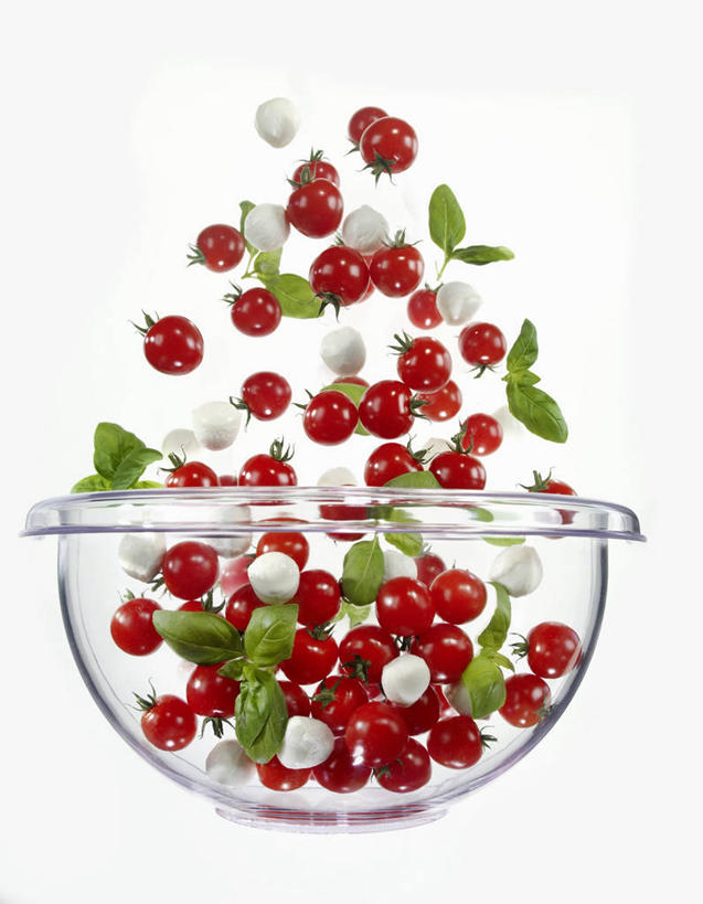 奶酪,无人,竖图,室内,特写,白天,白色背景,正面,植物,桌面,桌子,蔬菜,西红柿,小番茄,玻璃,阴影,新鲜,反射,木制,影子,香料,干酪,起司,食品,草药,芝士,营养,中药,玻璃制品,食物,一个,木制品,容器,碗,香草,乳酪,摄影,有机食品,绿色食品,影棚,单个,储藏,罗勒,乳制品,储存,下降,紫苏,药材,中草药,降落,发酵,九层塔,圣约瑟夫草,甜罗勒,兰香,中药材,本草,降低,下跌,下落,小西红柿,樱桃小番茄,珍珠小番茄,樱桃番茄,圣女果,番茄,彩图,影棚拍摄,拍摄,贮存