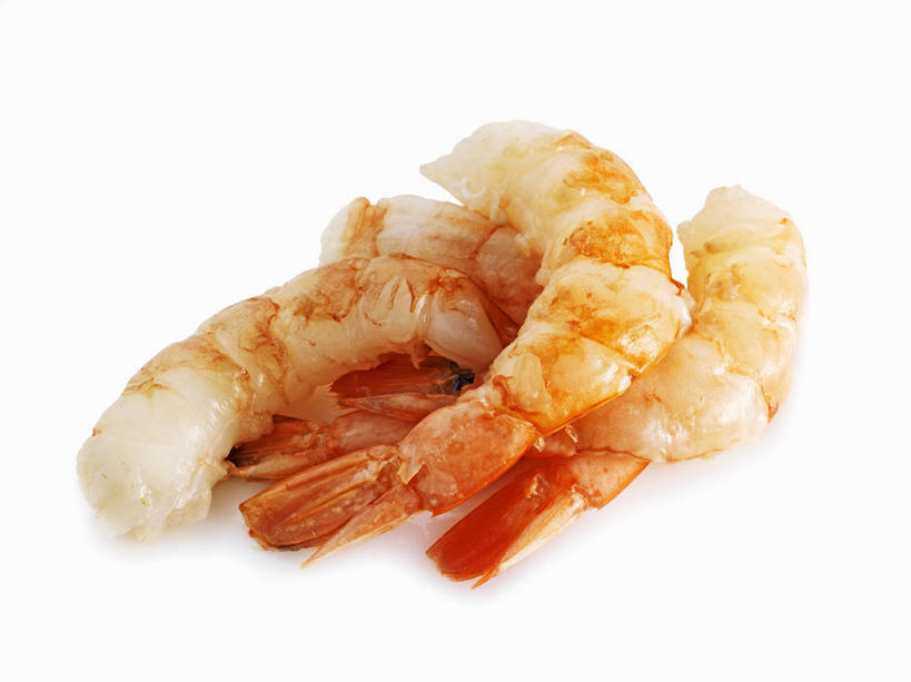 无人,横图,俯视,室内,特写,白天,白色背景,餐桌,桌子,一堆,阴影,堆叠,堆积,反射,影子,虾,大虾,摄影,影棚,对虾,餐台,堆,斑节虾,东方对虾,中国对虾,彩图,高角度拍摄,影棚拍摄,拍摄