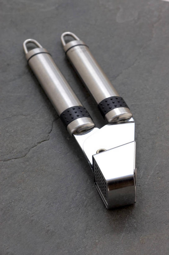 无人,竖图,俯视,室内,特写,白天,餐桌,桌子,静物,厨具,金属制品,阴影,反射,金属,工具,影子,一个,摄影,影棚,单个,餐台,捣蒜器,压蒜器,捻蒜器,蒜泥器,蒜蓉器,彩图,高角度拍摄,影棚拍摄,拍摄