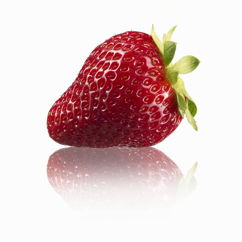 无人,方图,室内,特写,白天,白色背景,正面,餐桌,桌子,草莓,浆果,水果,阴影,新鲜,反射,影子,生食,食品,果实,食物,一个,红色,摄影,有机食品,绿色食品,影棚,单个,餐台,洋莓,水果皇后,红莓,地莓,彩图,影棚拍摄,拍摄