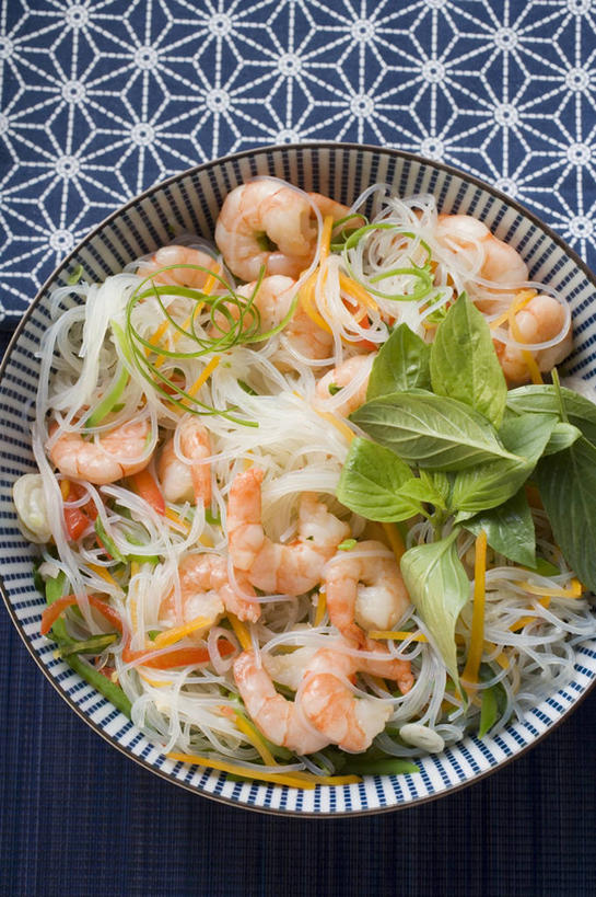 面食,通心粉,无人,竖图,俯视,室内,特写,白天,西餐,餐桌,桌子,蔬菜,餐具,一堆,许多,阴影,堆叠,堆积,新鲜,反射,碟子,盘,影子,面,通心面,虾,料理,食品,大虾,食物,一个,盘子,碟,西式,有机食品,绿色食品,对虾,单个,餐台,堆,斑节虾,东方对虾,中国对虾,彩图,高角度拍摄