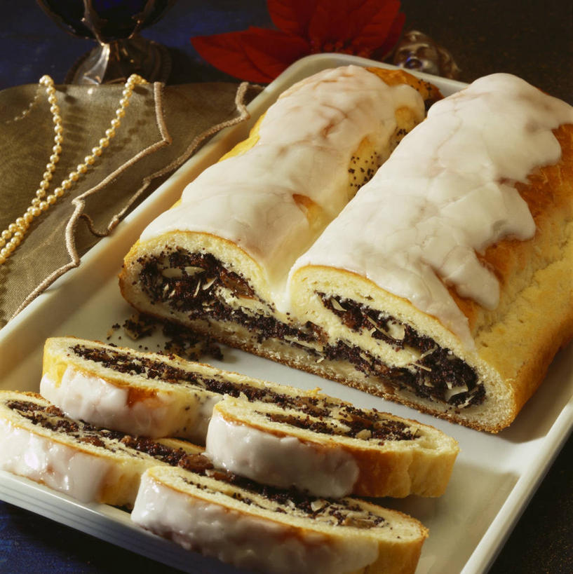 点心,无人,竖图,俯视,室内,特写,白天,下午茶,餐桌,桌子,餐具,圣诞节,阴影,节日,庆祝,反射,碟子,盘,影子,食品,文化,食物,糕点,一个,白色,盘子,碟,庆典,单个,餐台,纪念,罂粟籽,横截面,剖面,截面,截面图形,阿芙蓉,彩图,高角度拍摄,米囊,御米,蛋糕