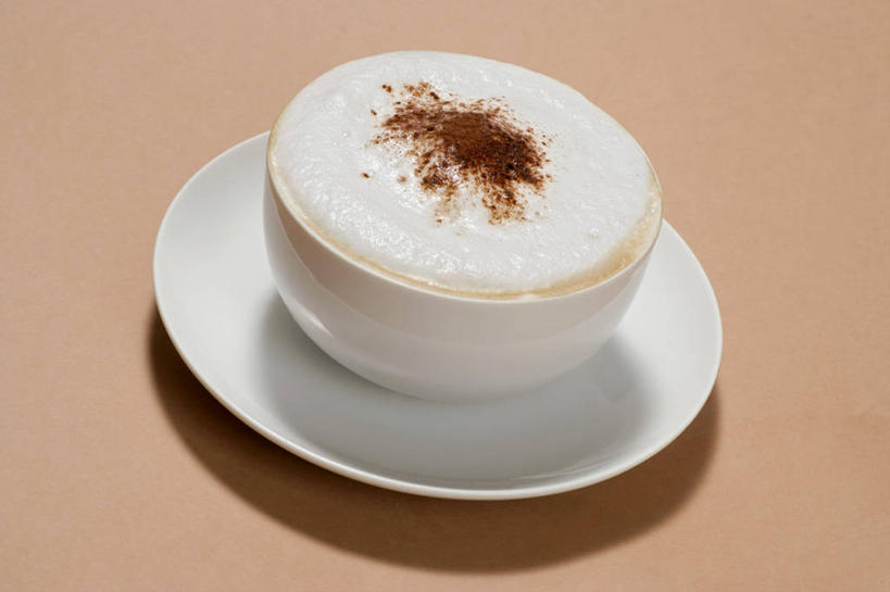 咖啡,无人,横图,俯视,室内,特写,白天,幸福,餐桌,桌子,杯子,餐具,阴影,反射,瓷器,碟子,盘,影子,卡布奇诺,咖啡杯,陶瓷制品,一杯,娱乐,饮料,一个,白色,盘子,碟,享受,休闲,温馨,放松,乐趣,摄影,影棚,单个,餐台,提神,舒适,瓷杯,醒脑,软饮料,卡布奇诺咖啡,彩图,高角度拍摄,影棚拍摄,拍摄