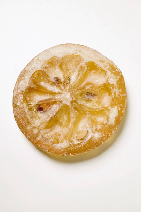 无人,竖图,俯视,室内,特写,白天,白色背景,桌面,桌子,柠檬,水果,一片,阴影,新鲜,反射,粘稠,木制,影子,调料,生食,食品,糖,果实,调味品,调味料,食物,木制品,摄影,有机食品,绿色食品,影棚,糖浆,横截面,剖面,黏稠,浓厚,截面,截面图形,益母果,柠果,彩图,高角度拍摄,影棚拍摄,拍摄