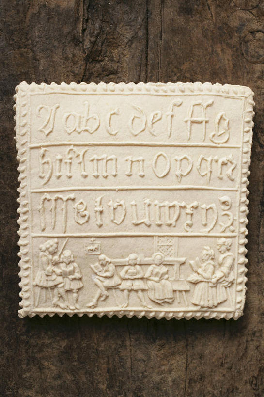 点心,无人,竖图,俯视,室内,特写,白天,餐桌,桌子,圣诞节,阴影,节日,庆祝,反射,木制,影子,食品,曲奇,文化,食物,木制品,饼干,零食,庆典,餐台,纪念,曲奇饼,曲奇饼干,彩图,高角度拍摄