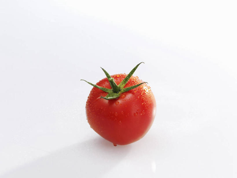 无人,横图,俯视,室内,特写,白天,白色背景,水,露水,桌面,桌子,蔬菜,西红柿,叶子,阴影,新鲜,透明,反射,木制,液体,影子,水滴,食品,绿叶,水珠,食物,一个,红色,木制品,露珠,嫩叶,摄影,有机食品,绿色食品,影棚,单个,生机,剔透,灵动,通明,叶,叶片,番茄,彩图,高角度拍摄,影棚拍摄,拍摄,晶莹