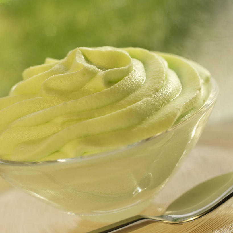 点心,无人,方图,俯视,室内,特写,白天,桌面,桌子,玻璃,金属制品,阴影,朦胧,模糊,反射,金属,木制,影子,勺子,食品,甜点,甜品,慕斯蛋糕,玻璃制品,食物,一个,木制品,容器,调羹,汤匙,碗,甜食,零食,单个,储藏,慕斯,储存,彩图,高角度拍摄,贮存