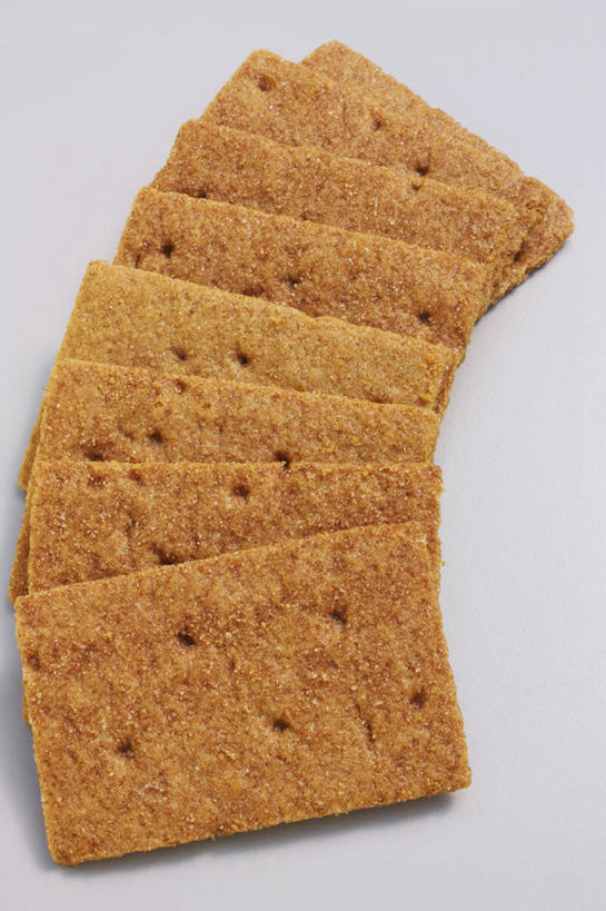 点心,无人,竖图,俯视,室内,特写,白天,白色背景,桌面,桌子,一排,许多,阴影,整齐,反射,木制,影子,食品,很多,食物,排列,黄色,木制品,饼干,零食,摄影,影棚,队列,彩图,高角度拍摄,影棚拍摄,拍摄