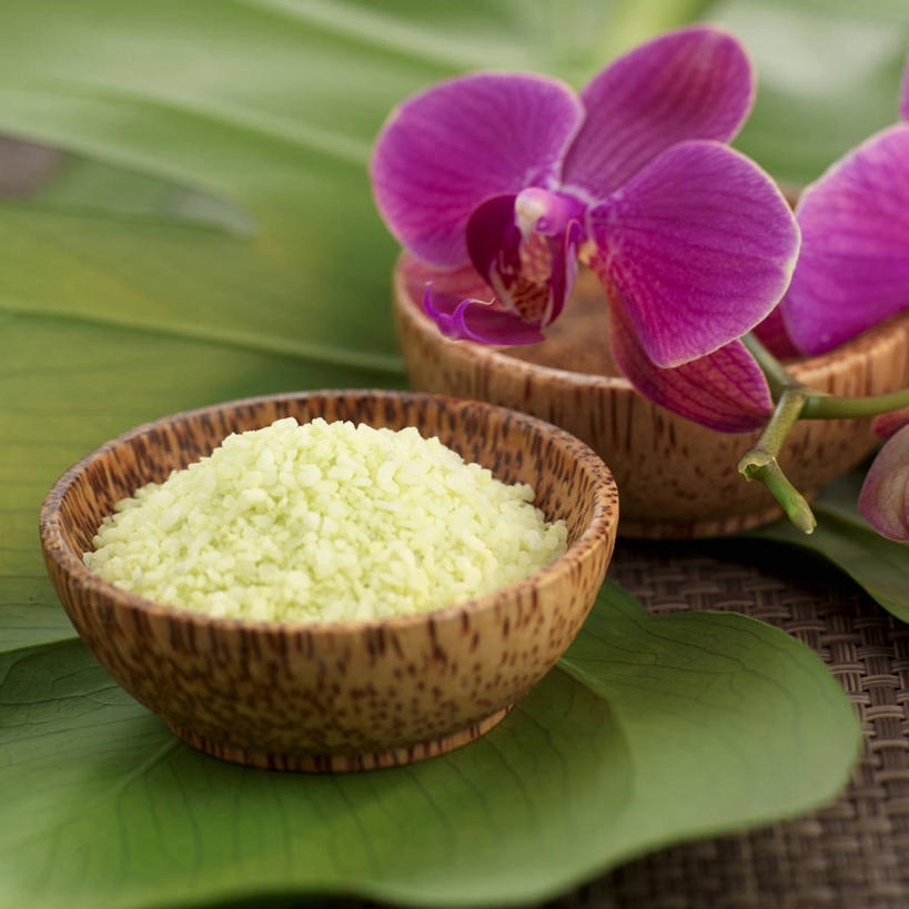 无人,方图,俯视,室内,特写,白天,化妆,美容,幸福,纯洁,植物,桌面,桌子,蝴蝶兰,叶子,护肤,阴影,盛开,反射,木制,纹理,影子,绿叶,美丽,花蕾,花,花瓣,花朵,鲜花,绿色,木制品,容器,碗,洗浴用品,花苞,花蕊,清洁,保养,享受,休闲,嫩叶,放松,保健,储藏,浴盐,护肤品,储存,护肤用品,舒缓,养颜,肌理,去污,紧肤,嫩肤,初恋,蝶兰,兰中皇后,叶,叶片,叶脉,洗涤,彩图,高角度拍摄,贮存