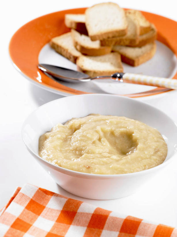 点心,面包,无人,竖图,俯视,室内,特写,白天,白色背景,餐桌,桌子,苹果,餐具,水果,新鲜,碟子,盘,勺子,陶瓷,生食,食品,面点,果实,陶瓷制品,营养,吐司,食物,糕点,盘子,餐巾,容器,调羹,碟,汤匙,碗,摄影,有机食品,绿色食品,影棚,餐台,储藏,法式面包,储存,吐司面包,养分,彩图,高角度拍摄,影棚拍摄,拍摄,婴儿食物,多士,听型面包,苹果泥,贮存