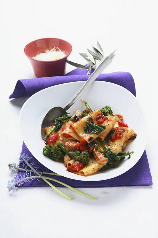 奶酪,无人,竖图,俯视,室内,特写,白天,白色背景,餐桌,桌子,蔬菜,一堆,许多,阴影,堆叠,堆积,新鲜,反射,布料,粉末,影子,陶瓷,肉,干酪,起司,芝士粉,食品,陶瓷制品,芝士,营养,布纹,肉类,桌布,食物,紫色,白色,餐巾,容器,台布,碗,粉,乳酪,摄影,有机食品,绿色食品,影棚,餐台,储藏,堆,乳制品,储存,发酵,肉食,粉状,粉剂,彩图,高角度拍摄,影棚拍摄,拍摄,贮存