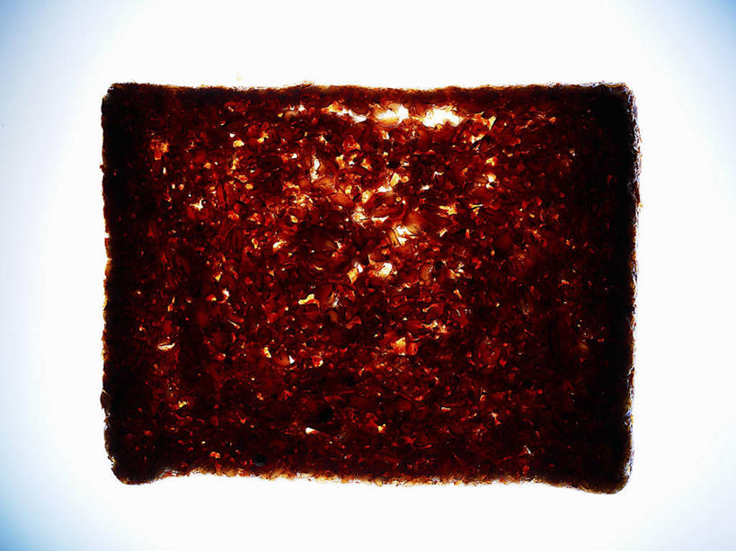 点心,面包,无人,横图,室内,特写,白天,白色背景,正面,阴影,反射,影子,食品,面点,食物,糕点,一个,黑面包,摄影,影棚,单个,全麦面包,麸皮面包,彩图,影棚拍摄,拍摄