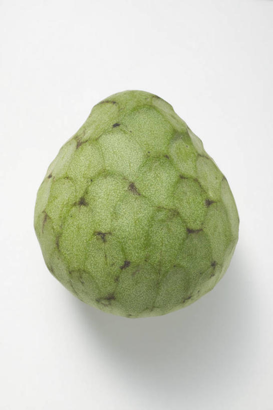 无人,竖图,俯视,室内,特写,白天,白色背景,餐桌,桌子,水果,阴影,新鲜,反射,影子,生食,食品,果实,食物,一个,番荔枝,摄影,有机食品,绿色食品,影棚,单个,餐台,释迦,佛头果,凤梨释迦,蜜释迦,释迦凤梨,彩图,高角度拍摄,影棚拍摄,拍摄