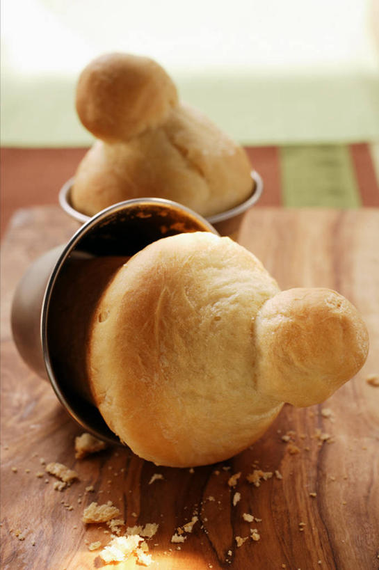 点心,无人,竖图,俯视,室内,特写,白天,白色背景,下午茶,桌面,桌子,阴影,朦胧,模糊,反射,木制,烤盘,影子,食品,食物,糕点,两个,餐巾,木制品,奶油蛋糕,摄影,影棚,磅蛋糕,保洁方巾,口布,彩图,高角度拍摄,影棚拍摄,拍摄,蛋糕