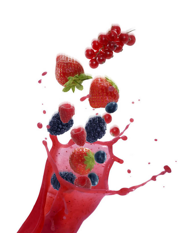 果汁,无人,竖图,室内,特写,白天,白色背景,正面,草莓,浆果,蓝莓,黑莓,水果,飞溅,新鲜,溅,液体,水滴,灯笼果,桑葚,生食,食品,果实,饮品,水珠,食物,饮料,覆盆子,摄影,有机食品,绿色食品,影棚,可口,喷洒,红醋栗,露莓,适口,洋莓,水果皇后,山都柿,蓝浆果,蓝靛果,红莓,地莓,醋栗,彩图,影棚拍摄,拍摄