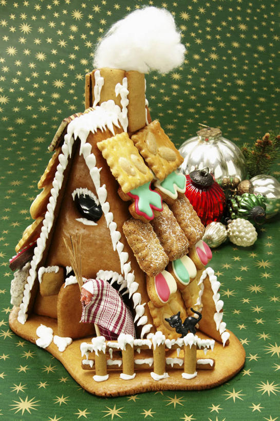 点心,无人,竖图,俯视,室内,特写,白天,桌面,桌子,圣诞节,阴影,节日,庆祝,反射,木制,影子,食品,甜点,文化,食物,糕点,一个,木制品,饼干,甜食,零食,庆典,单个,纪念,姜饼,姜饼屋,德式姜饼,彩图,高角度拍摄,圣诞姜饼屋